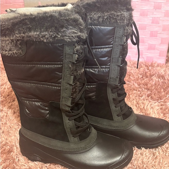 The North Face snow boots size 7.5 women - Picture 2 of 6